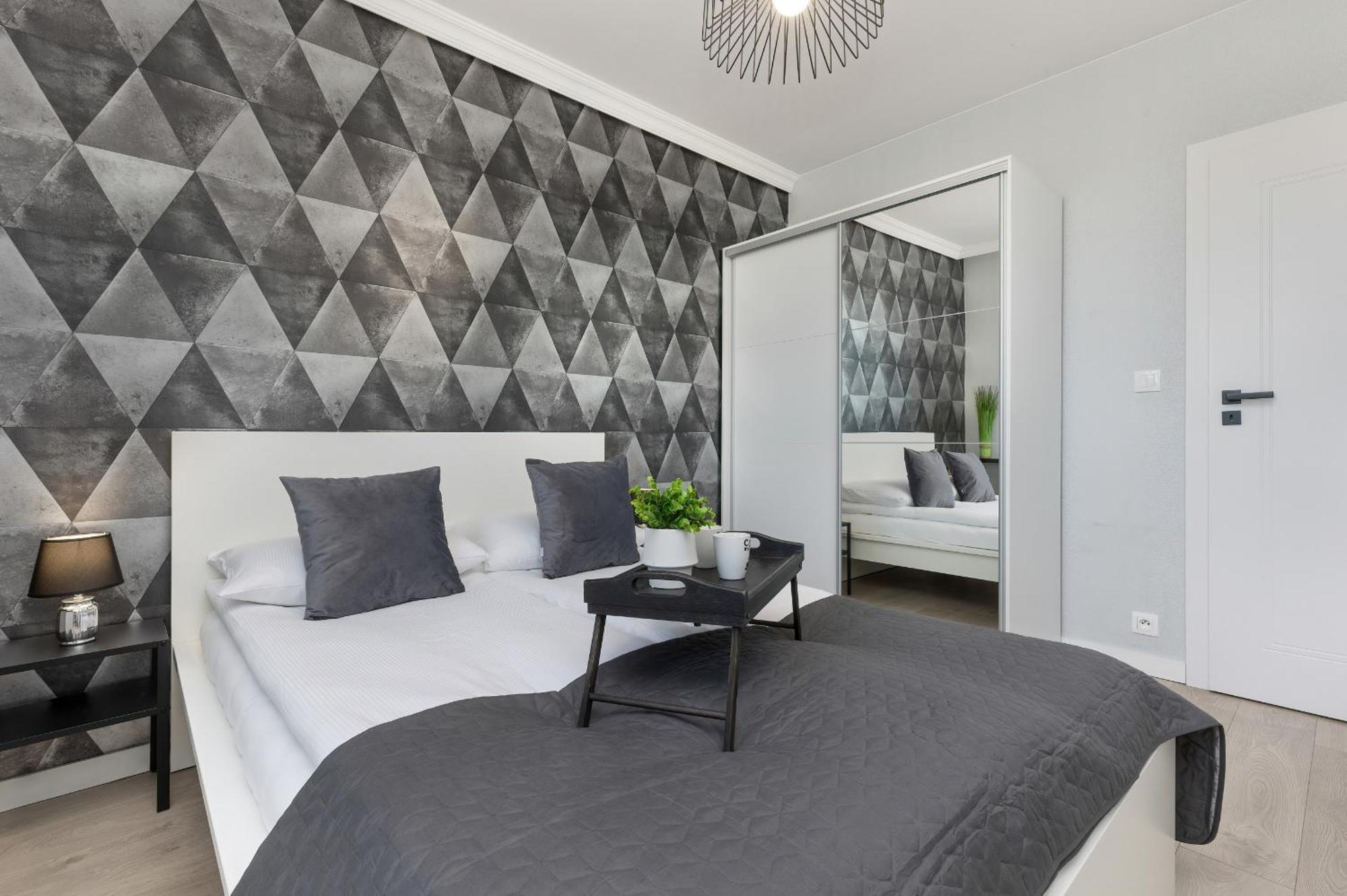 Podgorze Lipska Pet-Friendly Apartment With Balcony And Parking By Renters Prestige Kraków Eksteriør billede